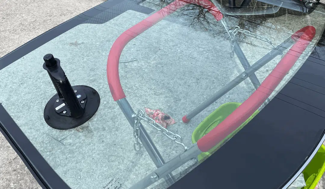 5 Benefits of Mobile Auto Glass Service vs. Driving to a Shop
